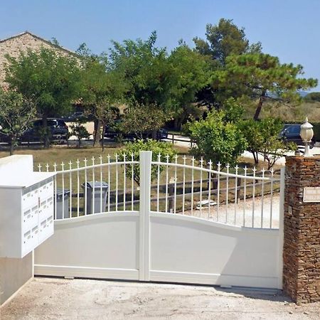 Grand Studio & Terrasse Privee Hyeres Exterior photo