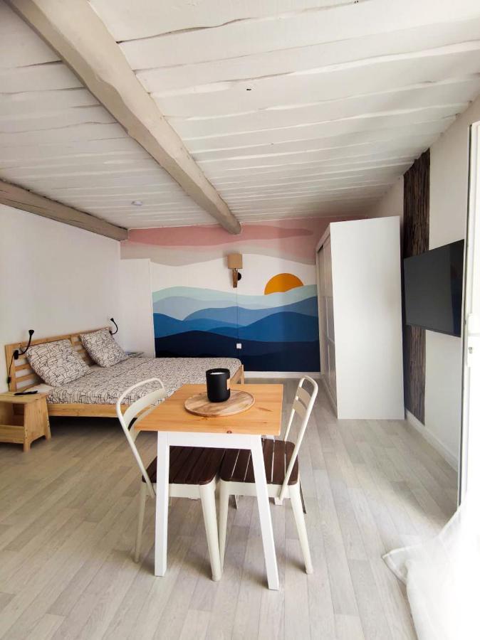 Grand Studio & Terrasse Privee Hyeres Exterior photo
